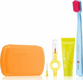 CURAPROX Travel Set Ταξιδιού με Οδοντόβουρτσα, Οδοντόκρεμα, 2 Μεσοδόντια Βουρτσάκια & Θήκη 9,5x6cm ΠΟΡΤΟΚΑΛΙ